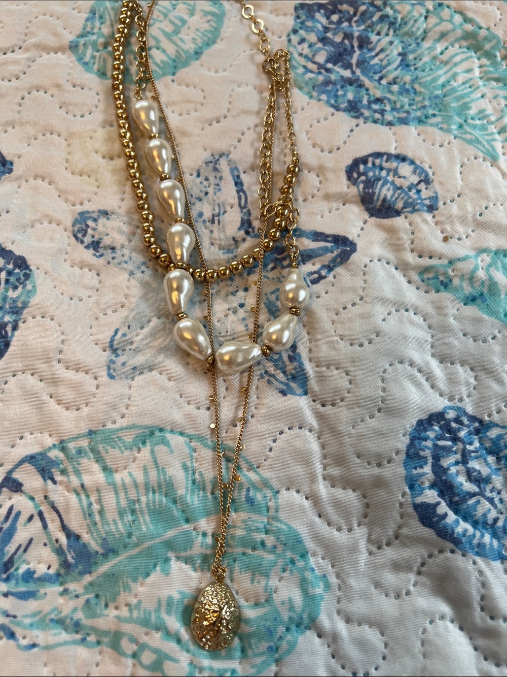 Lilly Pulitzer Sway Layered Gold Pearl Pendant Necklace - White Pearls